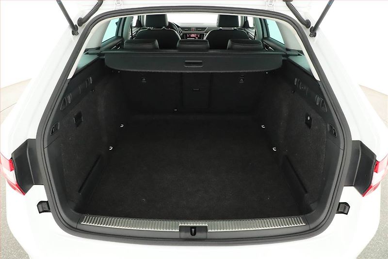 Škoda Superb (2022) Style 2.0 TDI, Automat, Kůže - fotka 11 z 21