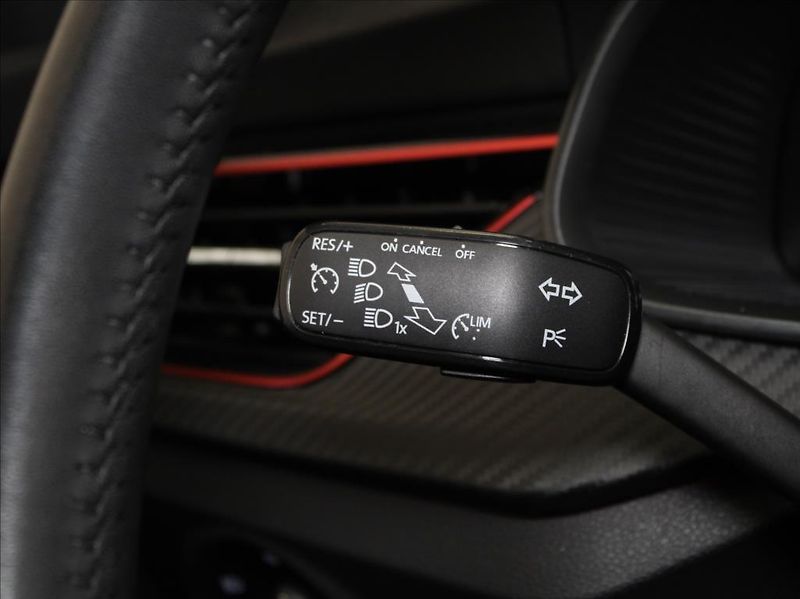 Škoda Scala 1,0 TSi DSG Monte Carlo 5L.Zár - fotka 22 z 28