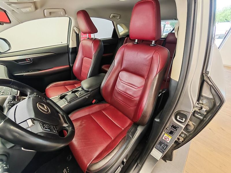 Lexus NX 300h 300h AWD PRESTIEGE SAFETY - fotka 15 z 43