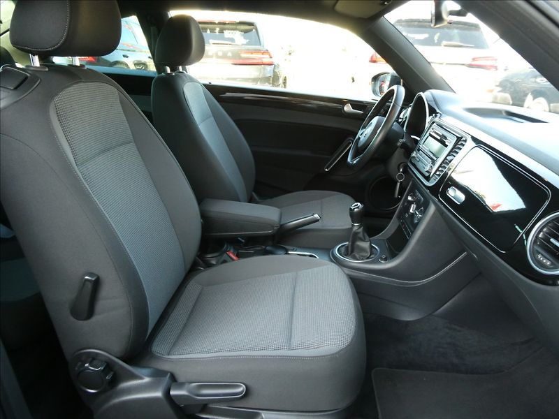 Volkswagen Beetle 1,2 TSi 77kW,1.maj.,po servise - fotka 20 z 52