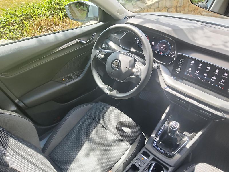 Škoda Octavia (2023) 2.0TDI 85kw Amb 1maj ČR tažné - fotka 12 z 26