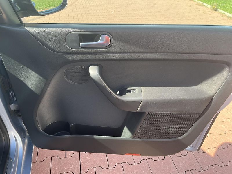 Volkswagen Golf Plus 1.4 16V Style - fotka 16 z 30