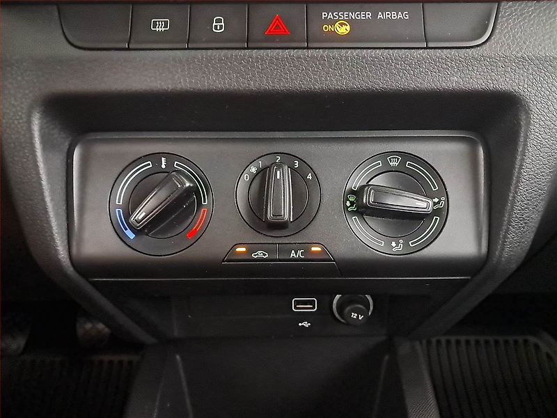 Škoda Fabia (2020) Ambition 1.0 TSI, ČR,1.maj - fotka 13 z 17