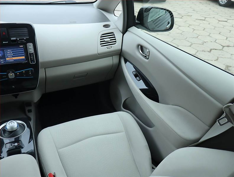 Nissan Leaf (2012) 24 kWh, SoH 62%, Automat - fotka 8 z 17