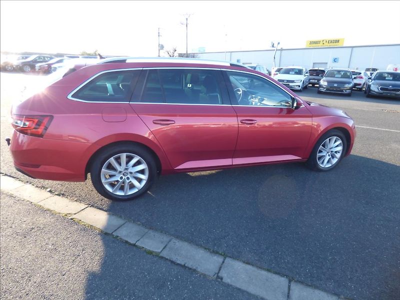 Škoda Superb 2,0 TDI DSG,Bi-Xenon,model 201 - fotka 2 z 45