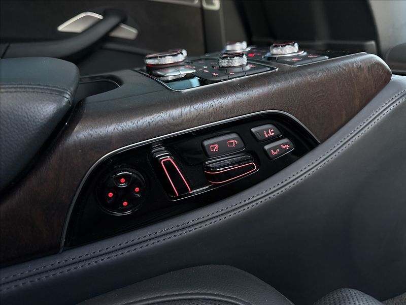 Audi A8 L 50Tdi - fotka 35 z 40