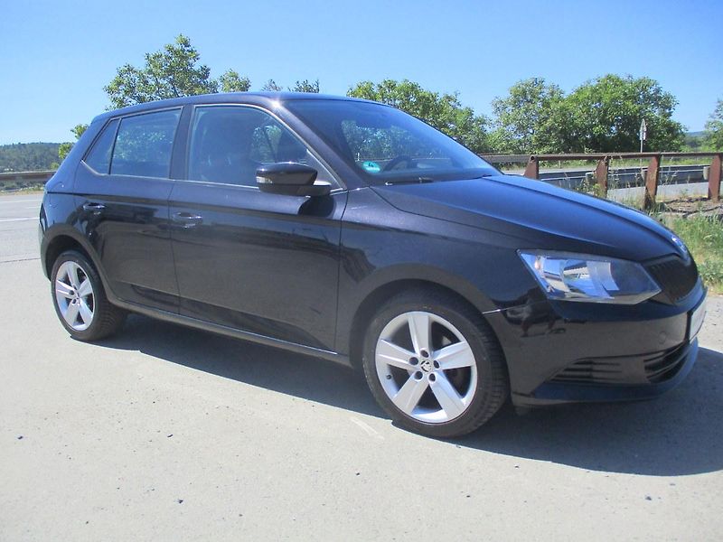Škoda Fabia (2016) 1.2TSi ACT*BT+HF*L+Z PNEU - fotka 4 z 40