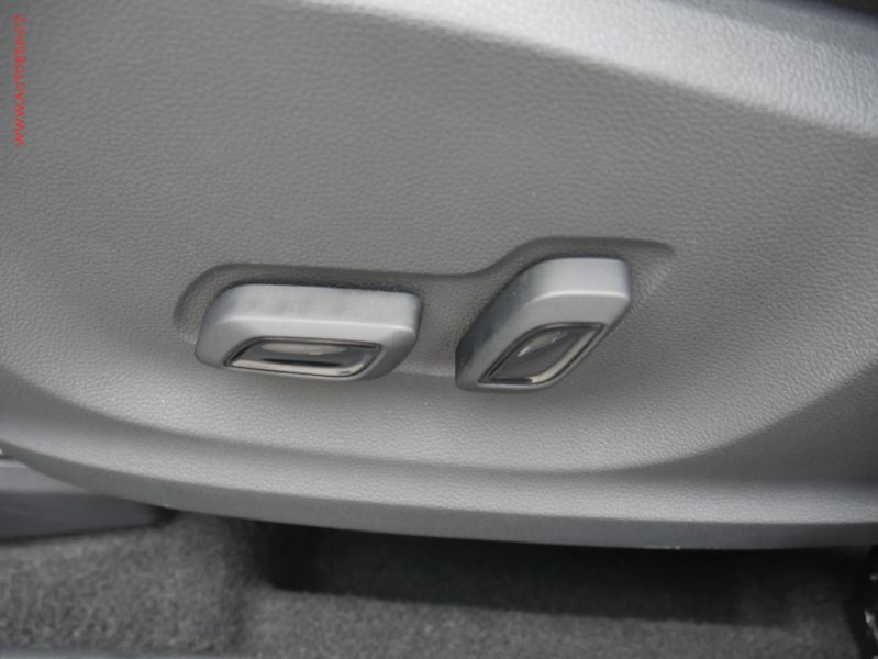 MG ZS (2022) 1.0 TGi, 1.maj,ČR, Exclusive - fotka 16 z 28