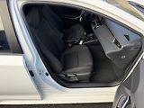 Toyota Corolla Kombi 1,8i hybrid automat  - náhled 16