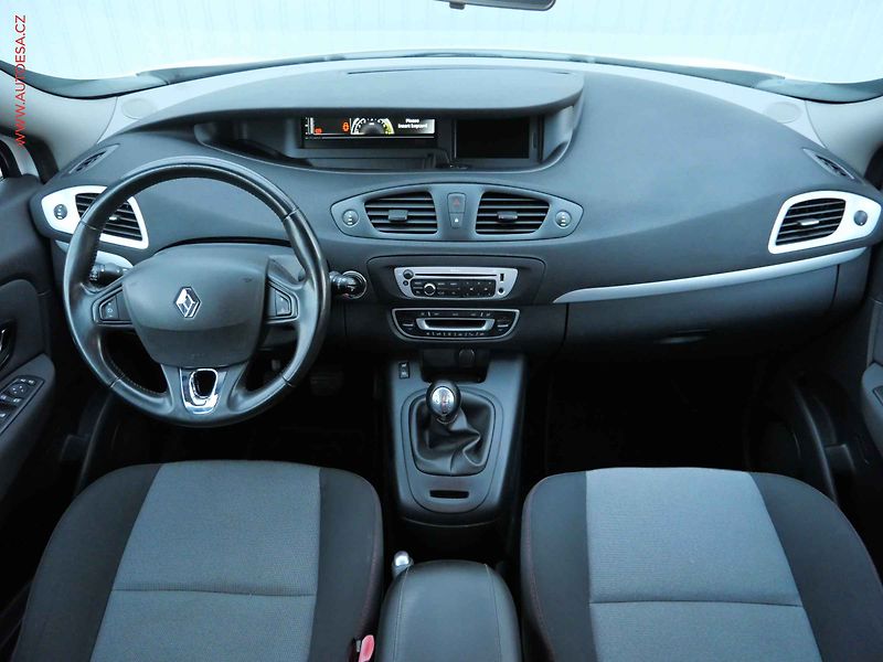 Renault Grand Scénic (2015) 1.5 dCi, 2.maj,ČR, AC, navi - fotka 8 z 20