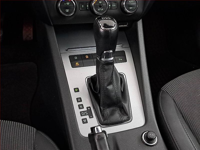 Škoda Octavia (2013) 1.8 TSI, Automat, Navi, Xenony - fotka 13 z 19