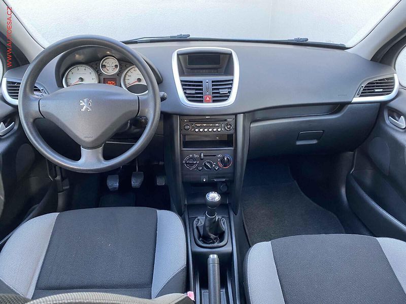 Peugeot 207 (2009) 1.4 i, AC, el. výbava - fotka 8 z 15