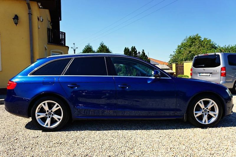 Audi A4 (2013) S-LINE 2,0 TDI 130 kW - fotka 4 z 63