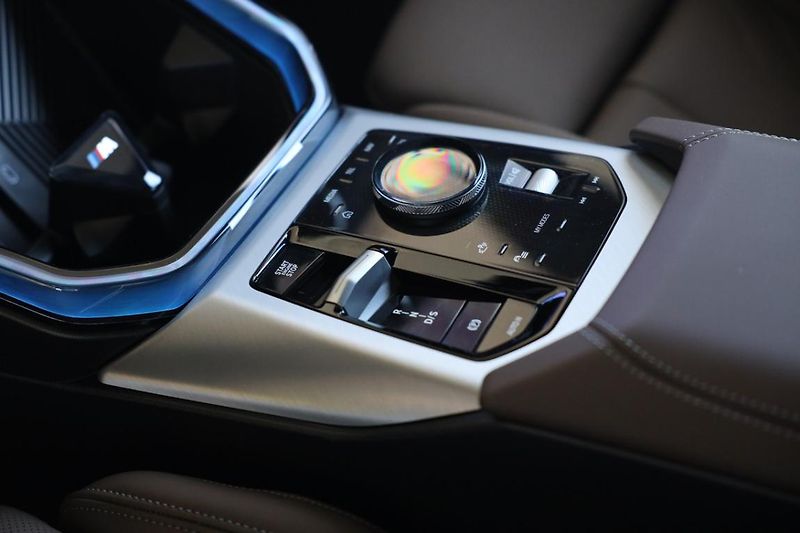 BMW X3 xDrive 40d - fotka 12 z 18