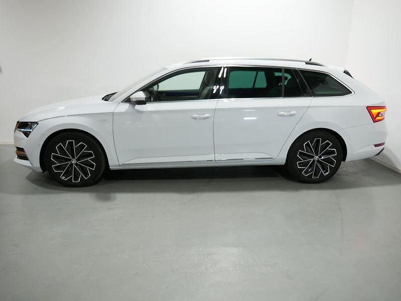 Škoda Superb - fotka 3 z 25