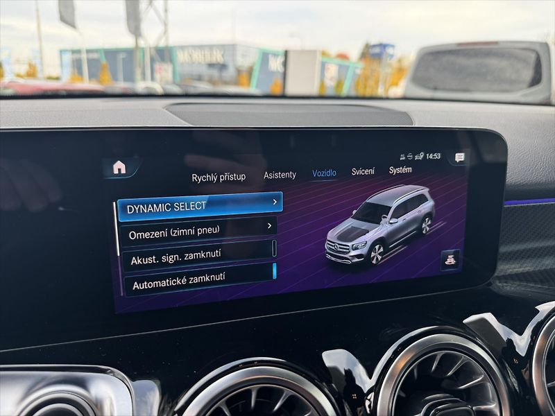 Mercedes-Benz GLB 200d 4MATIC AMG paket - fotka 18 z 33