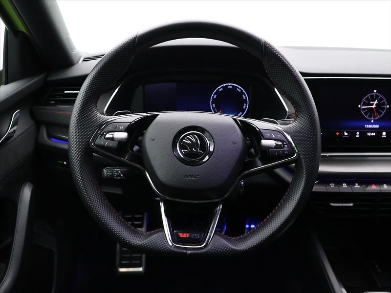 Škoda Octavia 2,0 TSI 180kW DSG RS CZ DPH - fotka 21 z 41