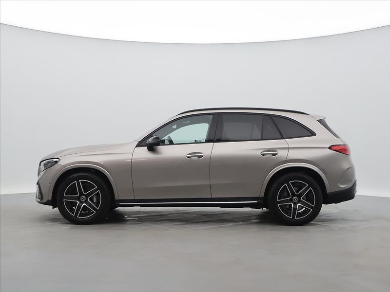 Mercedes-Benz GLC 2,0 300 4Matic AMG CZ 1Maj - fotka 4 z 41