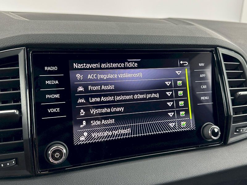 Škoda Karoq (2025) DSG 2.0TDI 110kW 4x4 SportLine - fotka 14 z 33