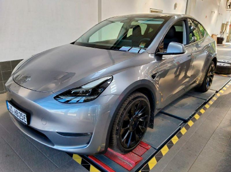 Tesla Model Y LONG RANGE DUAL MOTOR 96,0% - fotka 1 z 4