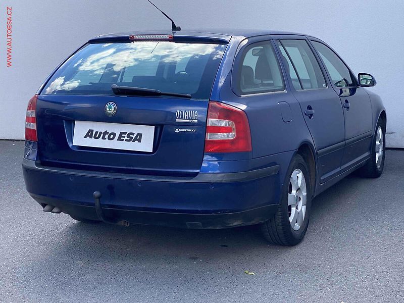 Škoda Octavia (2007) 1.9TDi, AC, výhřev sed - fotka 4 z 17