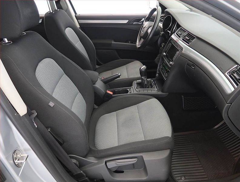 Škoda Superb (2008) 2.0 TDI, Serv.kniha, Xenony - fotka 9 z 20