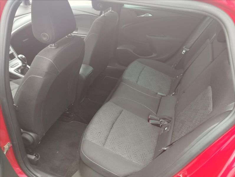 Opel Astra 1,0 i 77KW - fotka 11 z 17