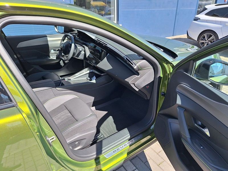 Peugeot 408 (2026) GT Hybrid 145 e-DCS6 - fotka 12 z 21