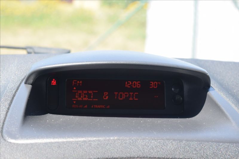 Renault Clio 1,2 i 74KW ALU KLIMA TAŽNÉ - fotka 41 z 48