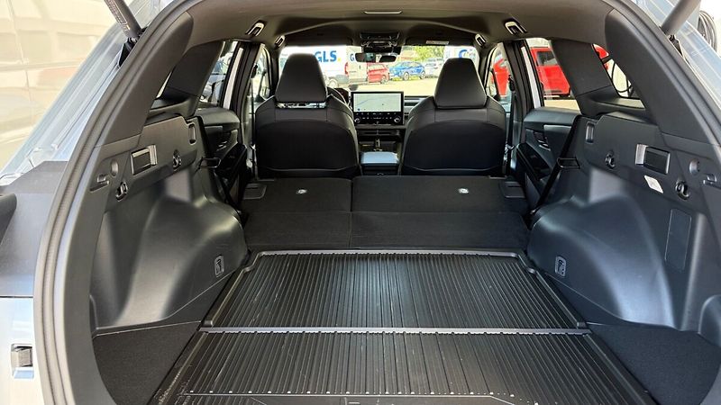 Toyota bZ4X Touring Style 74.7 kWh AWD - fotka 9 z 18
