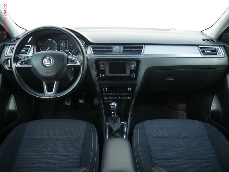Škoda Rapid (2015) 1.6 TDi, ČR, Style, TZ - fotka 8 z 16