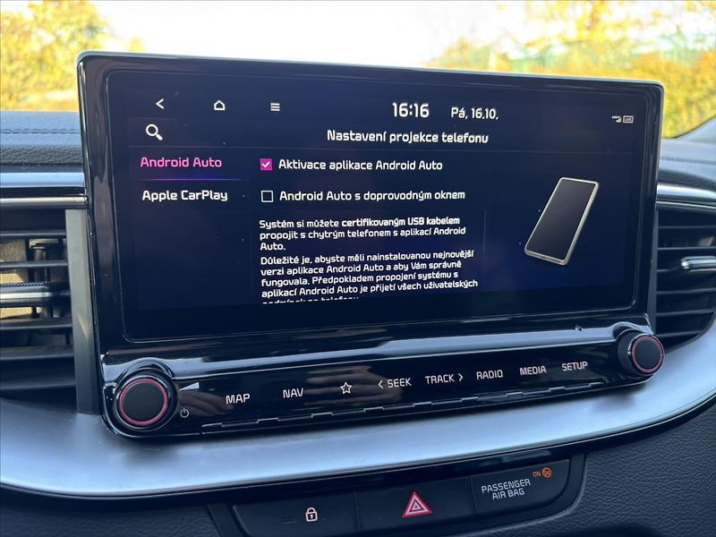 Kia Ceed 1,5 TGDi AT TOP ZÁRUKA TAŽNÉ - fotka 20 z 51