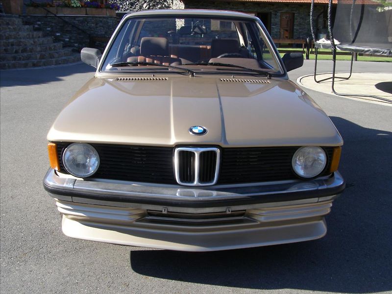 BMW Řada 3 1,8 - fotka 3 z 28