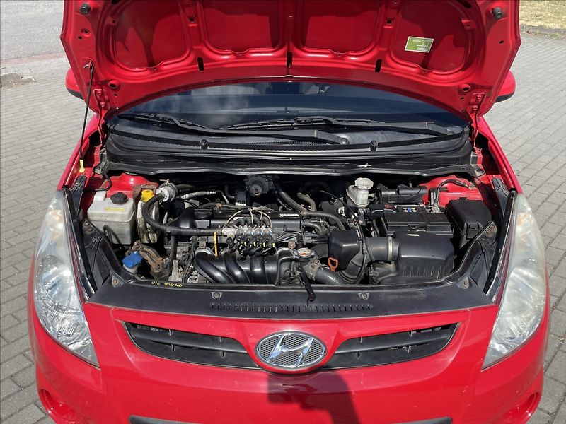Hyundai i20 1,4 i 73kw Automat, Klima, LPG - fotka 20 z 28