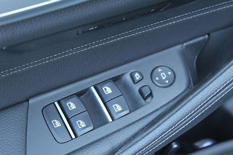 BMW Řada 5 520d - fotka 11 z 25