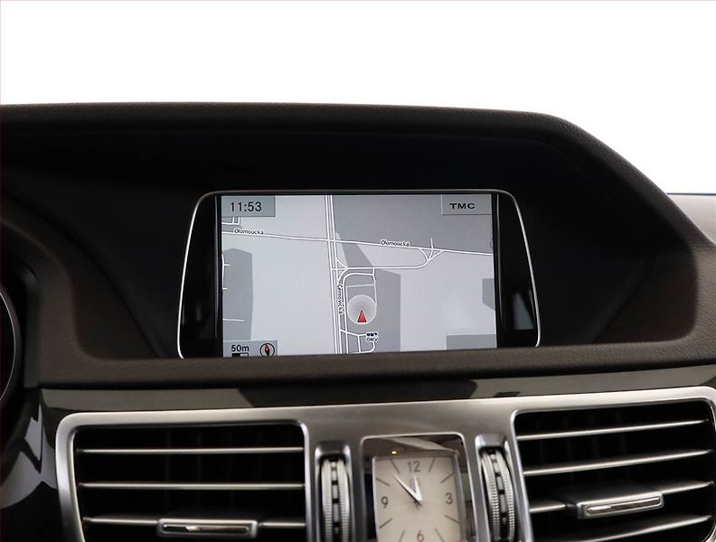 Mercedes-Benz Třídy E (2013) E 350 BlueTEC 4MATIC, 4X4 - fotka 12 z 19