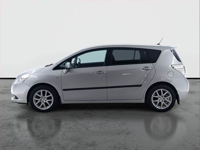 Toyota Verso (2012) 1.8 Valvematic, Navi, Tempomat - fotka 3 z 19
