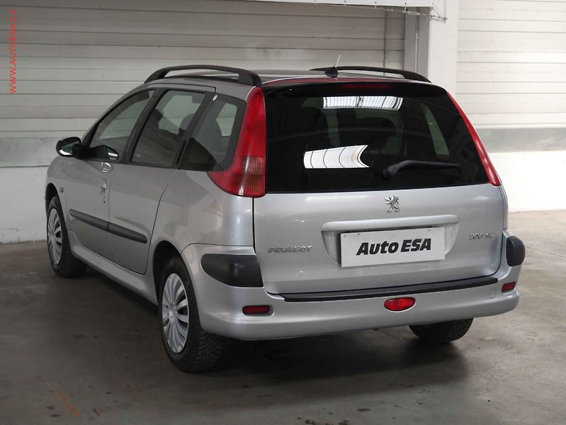 Peugeot 206 (2004) 1.4i, AC, el. výbava - fotka 4 z 17