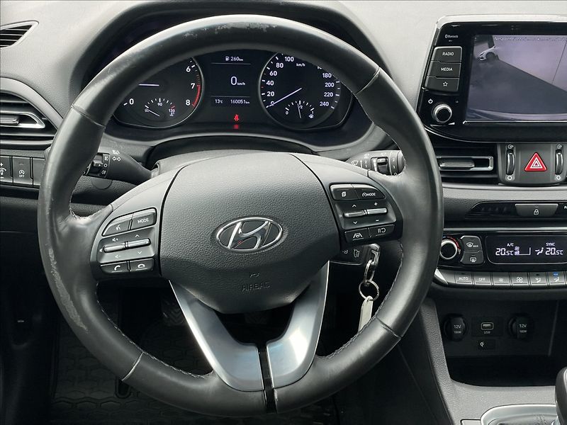 Hyundai i30 1,0 T-GDI Combi Smart PDC - fotka 8 z 22