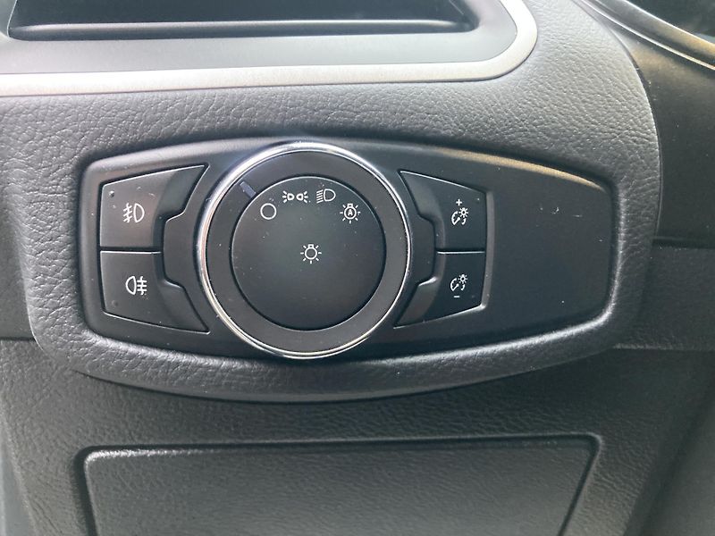 Ford S-MAX (2020) 2.0TDCi 140kW servis Ford - fotka 12 z 28