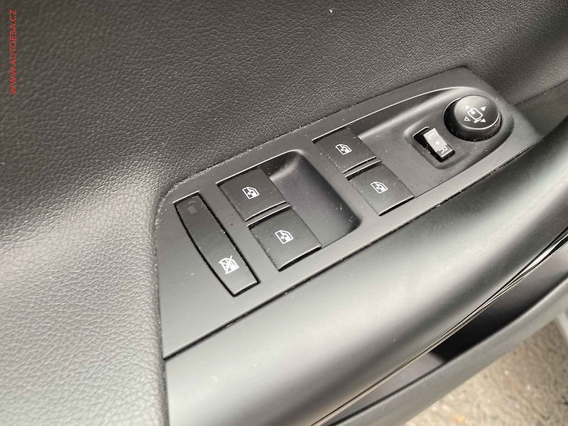 Opel Astra (2019) 1.5 CDTi, Dynamic, LED - fotka 13 z 19