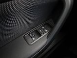 Škoda Yeti (2010) 1.4 TSI, Navi, Tempomat - náhled 15