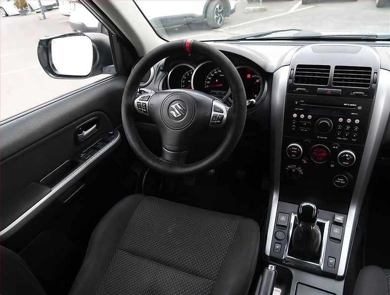 Suzuki Grand Vitara (2012) 2.4 VVT, LPG, 4X4, Serv.kniha - fotka 7 z 17