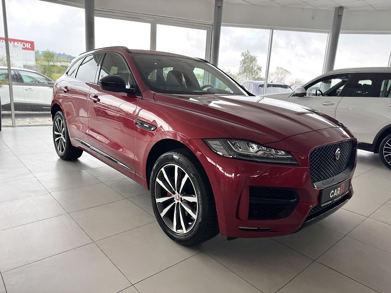Jaguar F-Pace 20d AWD*AUT*R-SPORT*LED*Panora - fotka 4 z 39