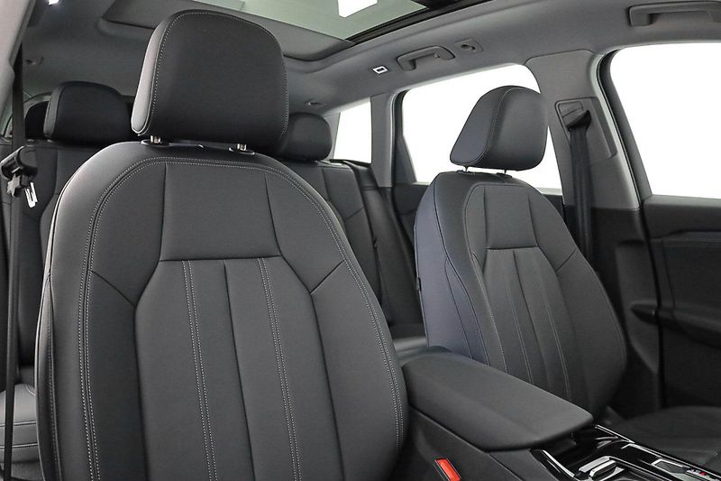 Audi Q6 e-tron 285kW quattro Pano Kůže 360 - fotka 8 z 17