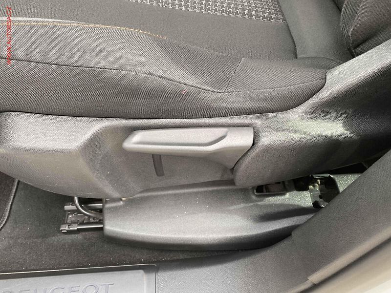 Peugeot 5008 (2019) 1.5 HDi, Active, AT, navi - fotka 14 z 19