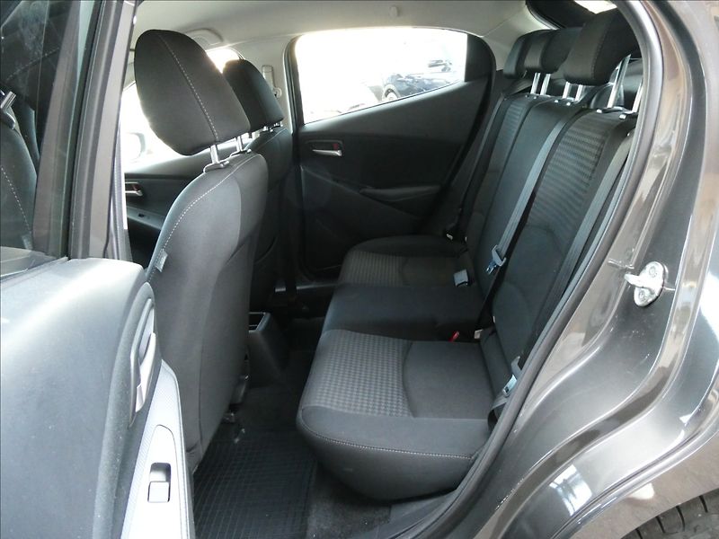Mazda 2 1,5 Skyactiv 66kW,2xkola,NAVIG - fotka 23 z 59