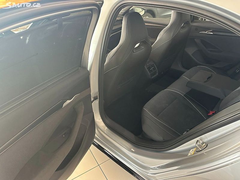 Škoda Superb (2025) SPORTLINE 2.0TSI DSG 4x4 MAX - fotka 7 z 13