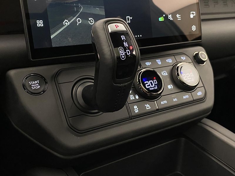 Land Rover Defender (2026) OCTA BLACK AWD AUT - fotka 39 z 79