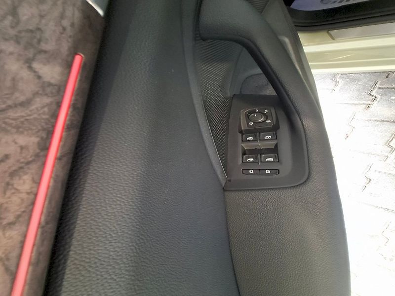 Škoda Superb (2024) COMBI Laurin&Klement TD 142/2. - fotka 32 z 55
